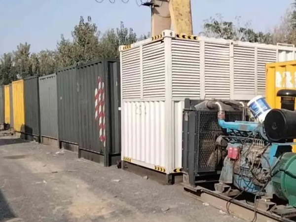 潼南200KW柴油发电机机组每小时油耗是多少？